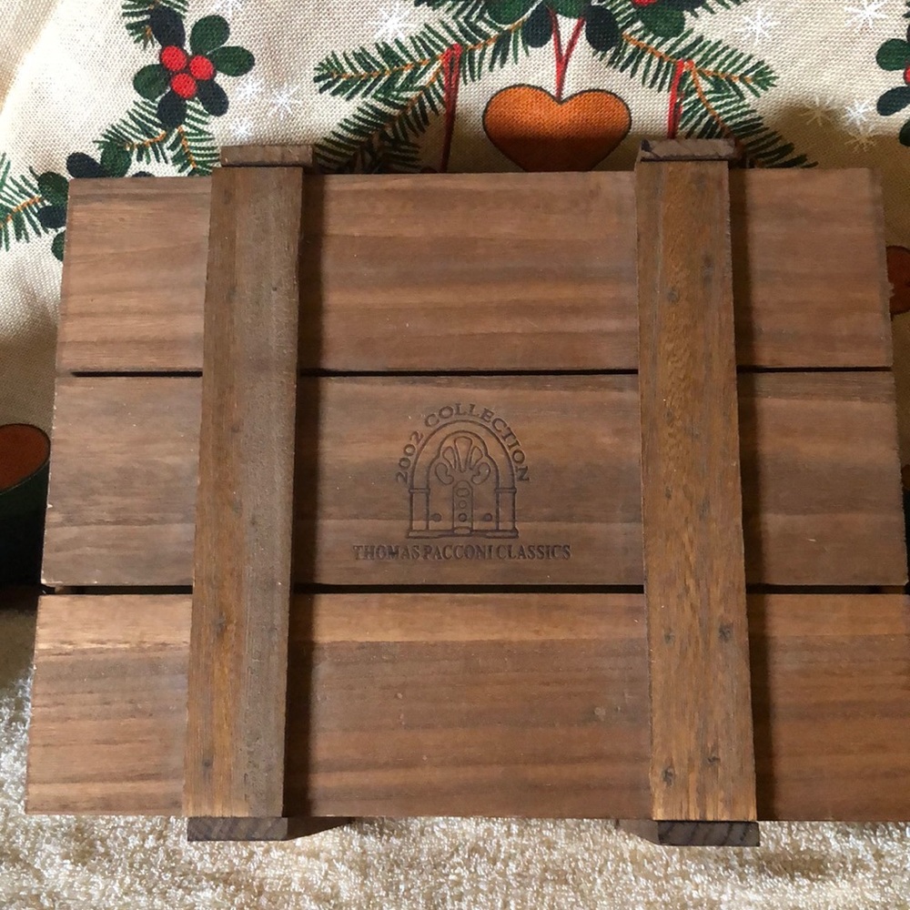 Thomas Pacconi Santa's from Around The World Ornaments with Crate - Picture 16 of 16